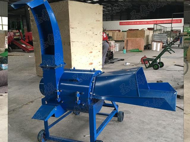 揉搓機能使玉米（mǐ）秸、豆秸、麥秸等（děng）農作物及野生雜草變成較柔軟的絲狀飼料（liào）