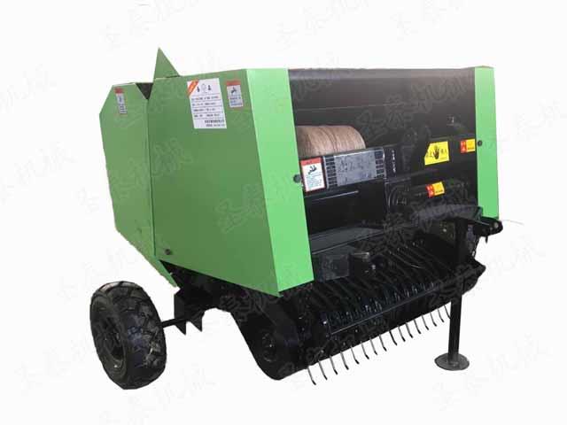秸稈（gǎn）收割打（dǎ）捆一體機通過對（duì）槽輪大小（xiǎo）的調整，來改變打（dǎ）捆時的繩圈和（hé）草捆密度