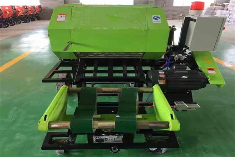 打捆包膜（mó）機