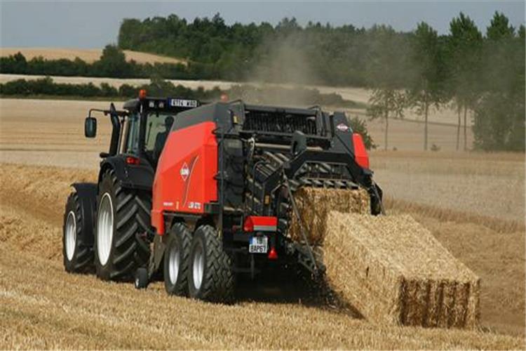 定期（qī）放出柴油箱、柴油濾清器內的水和（hé）機械（xiè）雜質等沉澱物。