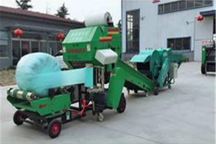 當秸稈濕度較大，易於撿拾打（dǎ）捆，可調低青貯（zhù）打捆機密度孔（kǒng）。當秸稈較幹，易碎，不易（yì）撿拾喂入