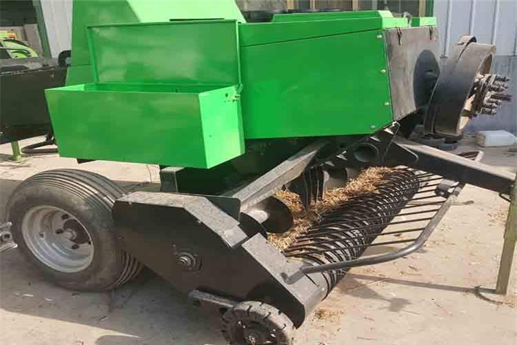 秸（jiē）稈（gǎn）打捆機主機與打捆機的連接；限位（wèi）臂要連接妥（tuǒ）當