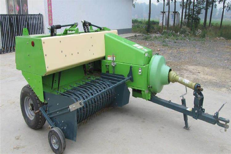 像各個（gè）潤滑器加（jiā）注黃油，並將秸稈打捆機放在幹燥通風（fēng）處