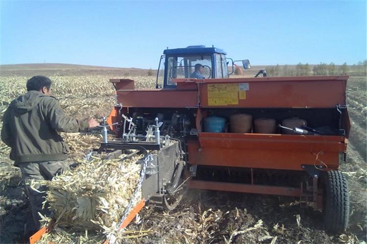 秸稈打捆（kǔn）機