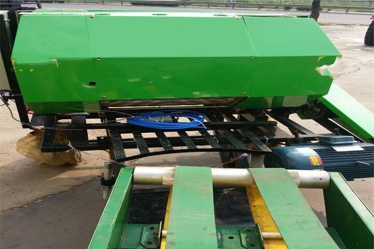 打捆包（bāo）膜一體機