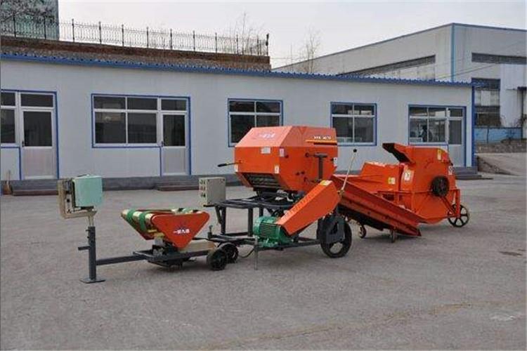 打捆包膜機應使用高壓氣體進行清理，在清理時需要佩戴防護眼鏡，避免對眼鏡造成（chéng）傷害（hài）