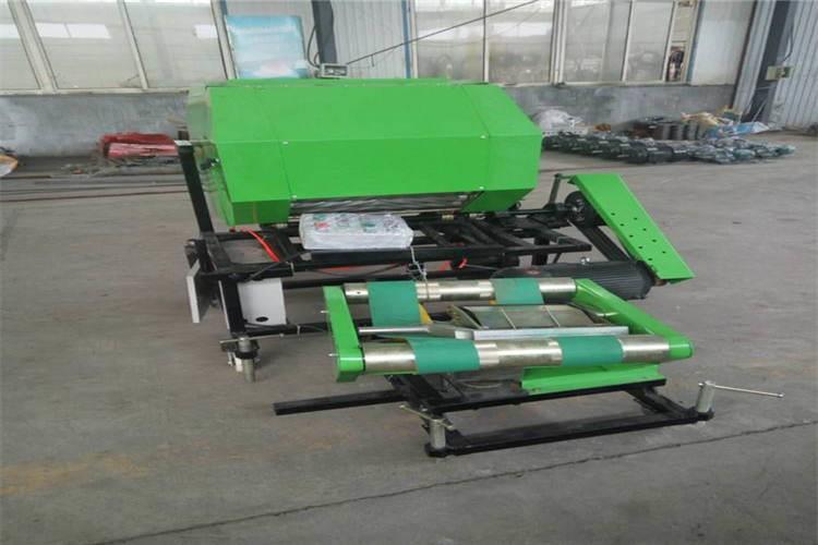 種植麵積較小或丘陵地（dì）帶，建議選擇撿拾寬度1米左右的小圓捆青貯打捆機